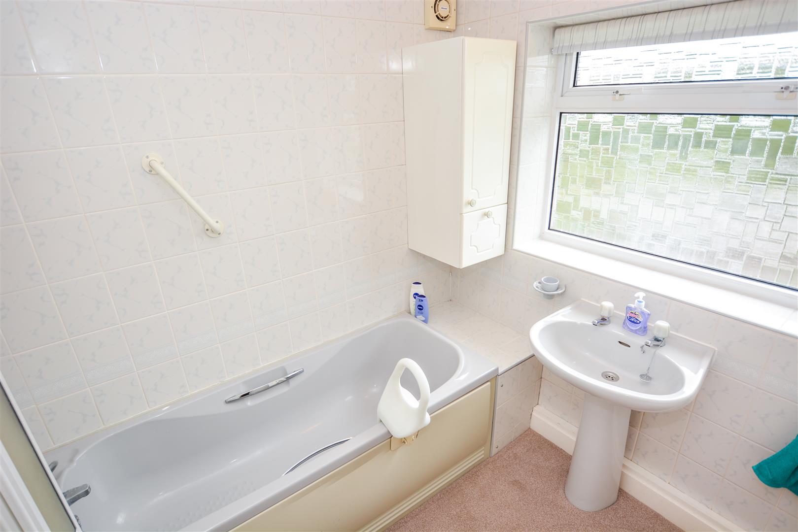 FIRST FLOOR BATHROOM